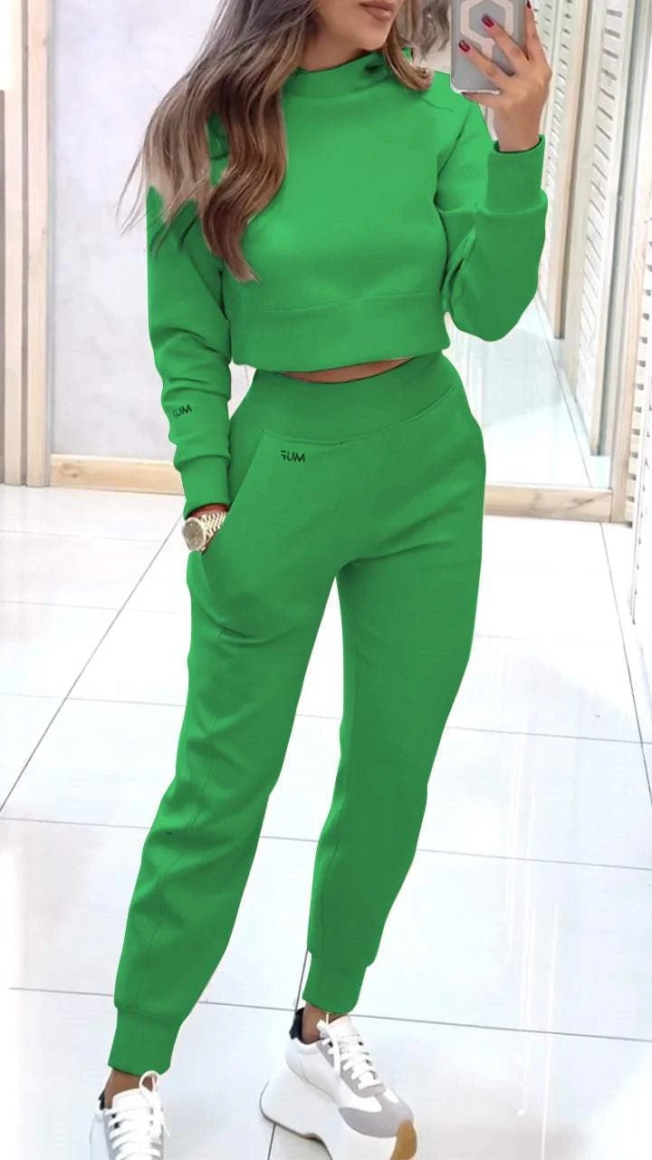 Trendy sporty ladies set