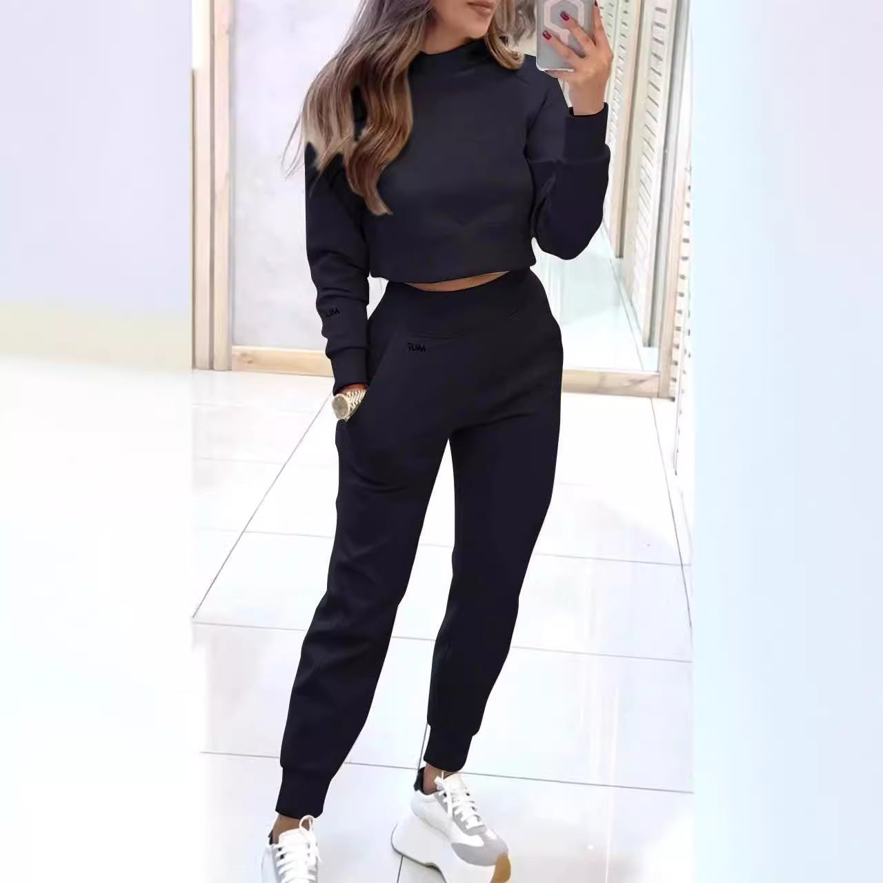 Trendy sporty ladies set