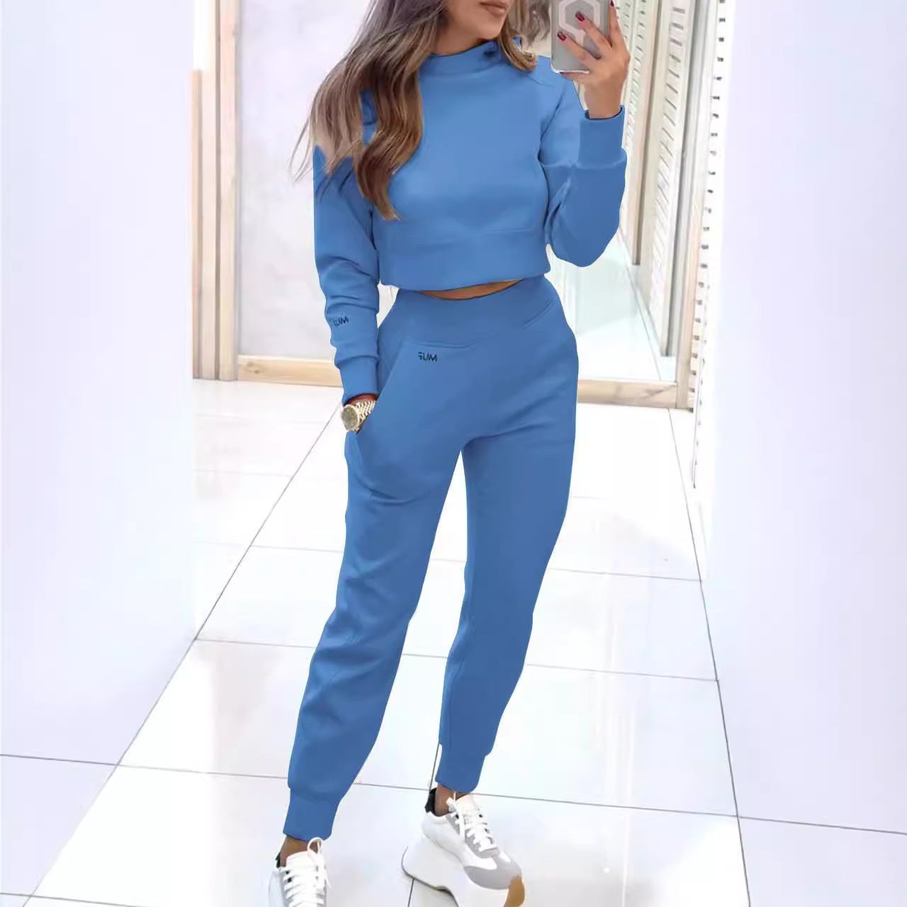 Trendy sporty ladies set