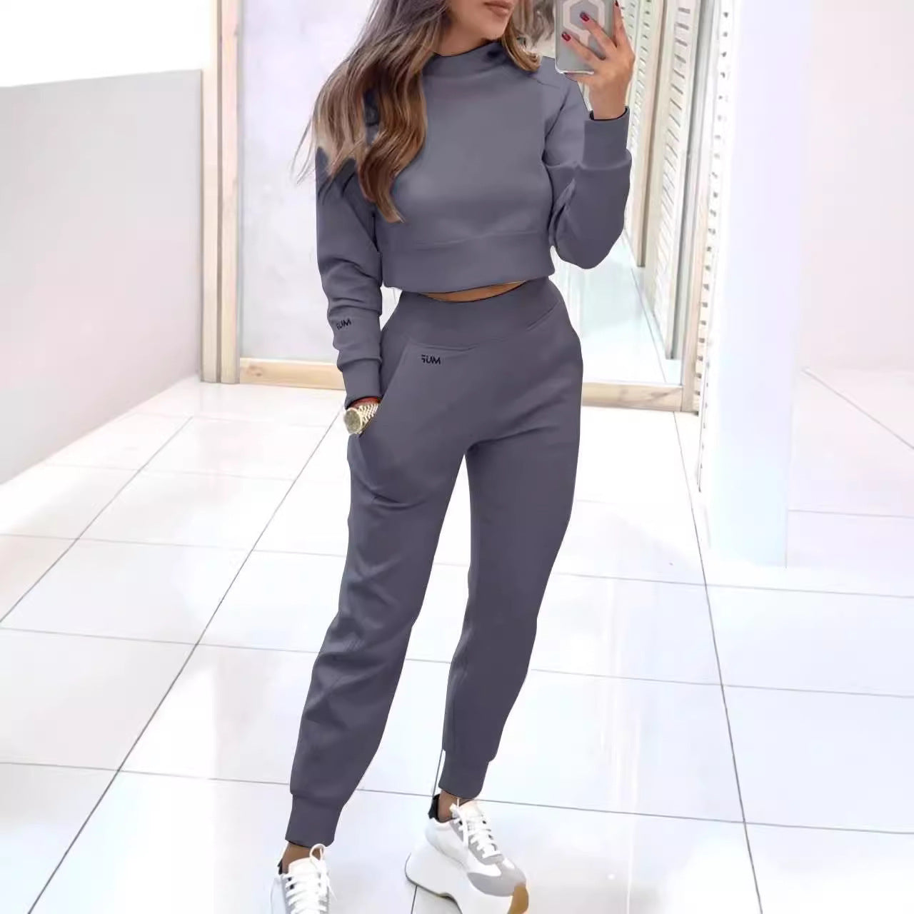 Trendy sporty ladies set